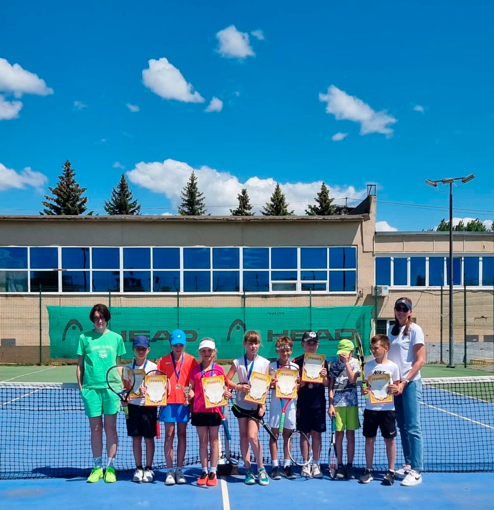 С 7 по 9 июня 2022 года на базе СК заря прошло личное первенство Саратовской области по теннису среди юношей и девушек 9-10 лет